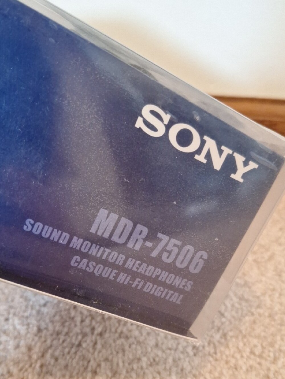 Sony MDR-7506 Professional Headphones - Picture 2 of 8